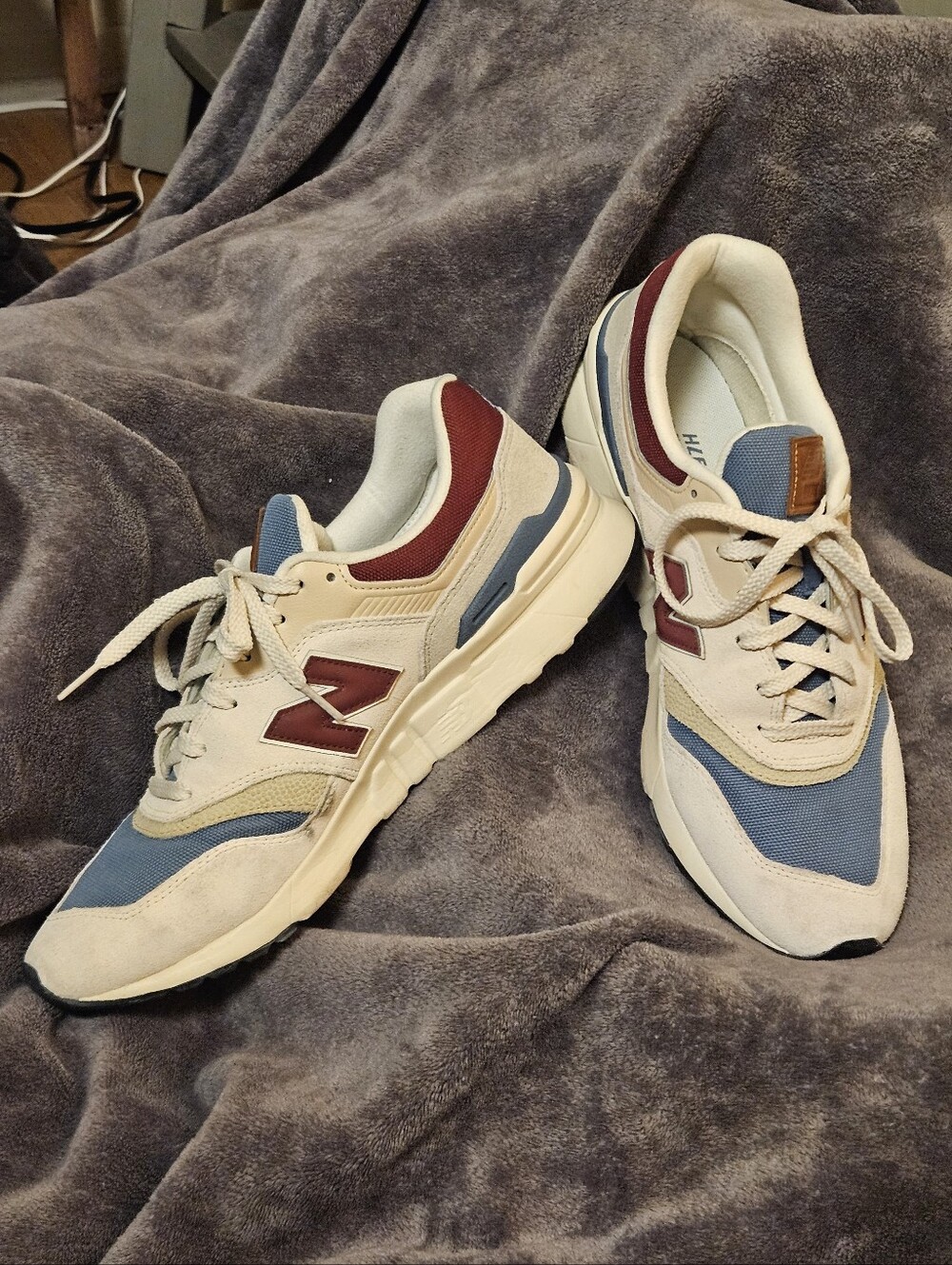 New Balance Mens 997 Sneakers Trainers Cream Burgundy Blue